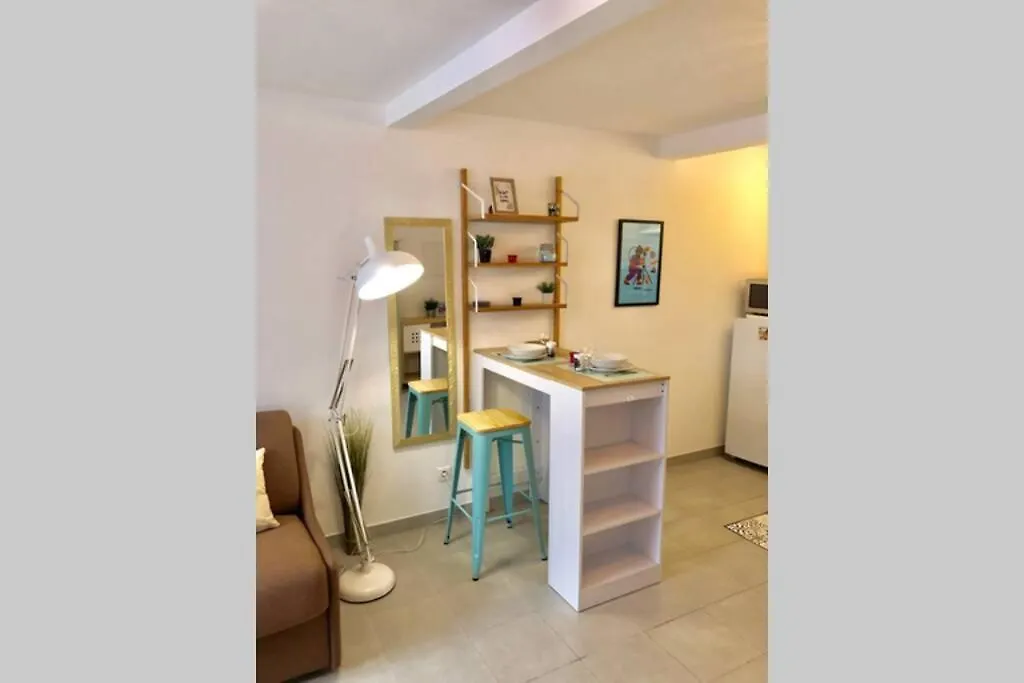Studio Sérénité-La Roquette-Rue très calme Arlés Apartamento
