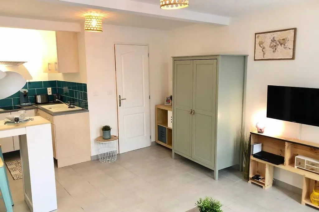 Studio Sérénité-La Roquette-Rue très calme Arlés